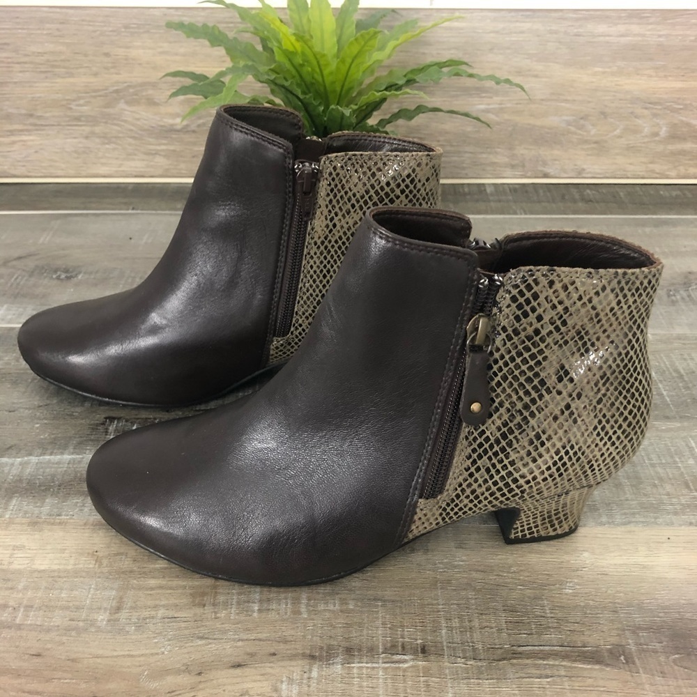 HOTTER Delight Brown Snake Print Leather Ankle Boot size 9